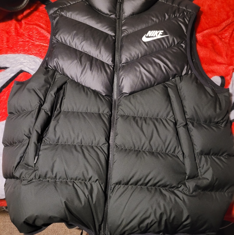 Nike vest
